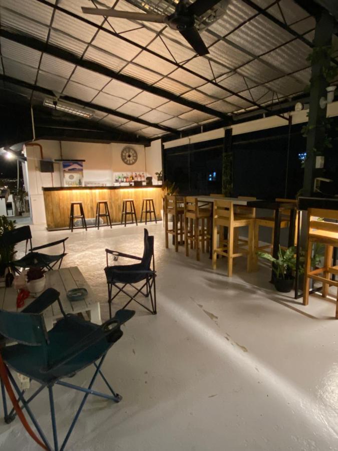 Lime Lite Manila Hostel Makati City Dış mekan fotoğraf