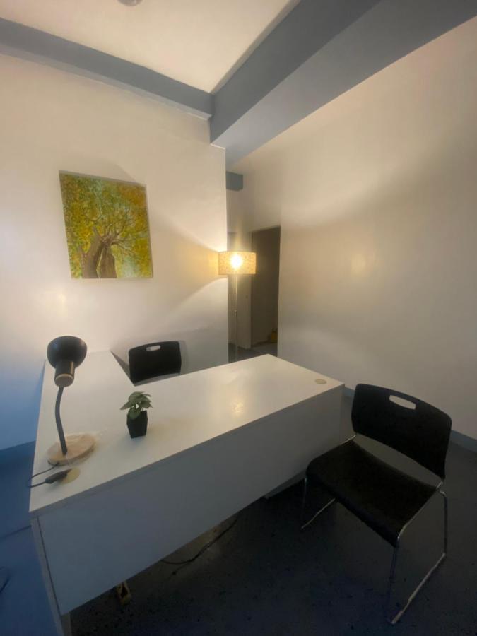 Lime Lite Manila Hostel Makati City Dış mekan fotoğraf