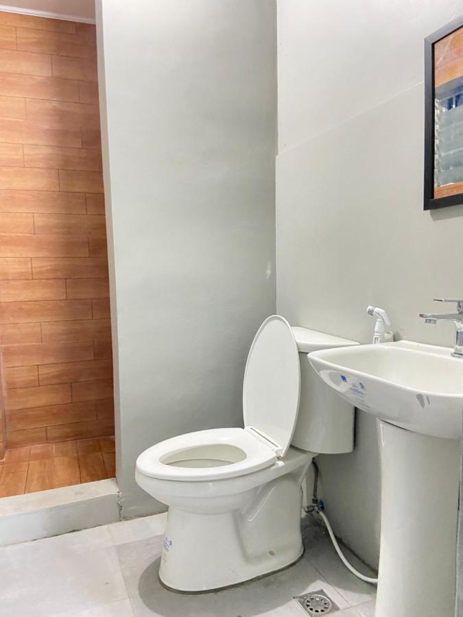 Lime Lite Manila Hostel Makati City Dış mekan fotoğraf